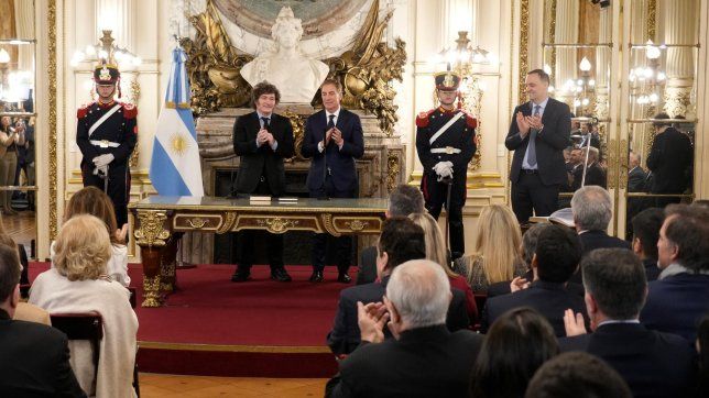 Javier Milei, Diego Santilli y Manuel Adorni.&nbsp;