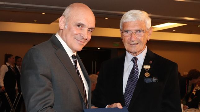 un millon de votos ultra: macri no logra abrir el cofre de la felicidad