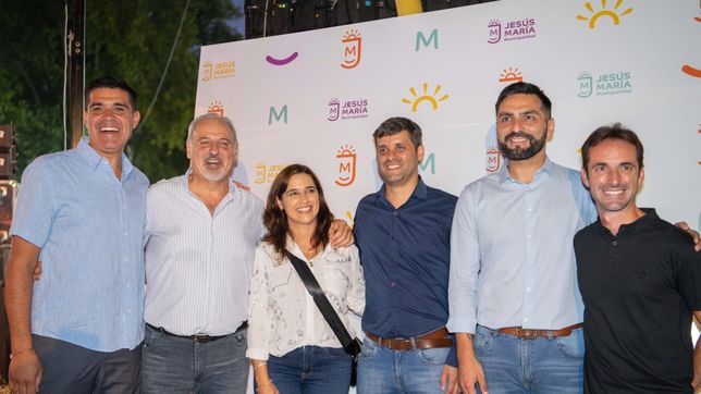 Fedrico Zárate, junto a Soledad Carrizo y pares del departamento Colón.  Fedrico Zárate, junto a Soledad Carrizo y pares del departamento Colón.