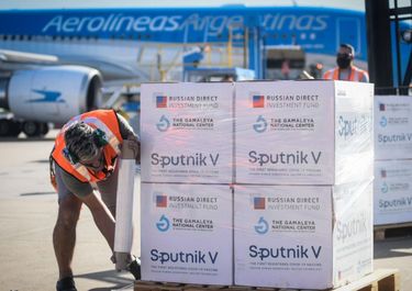 Con juego propio, Argentina se abre paso en la guerra global por las vacunas