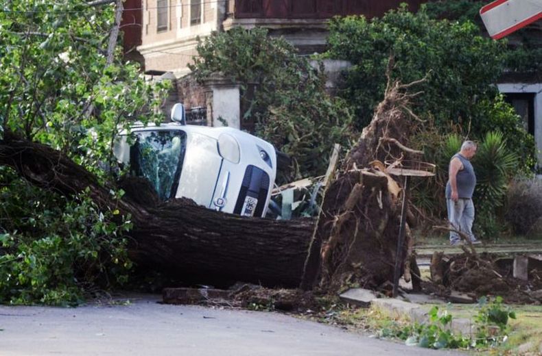 Bahía Blanca luego del temporal (Foto: NA) Bahía Blanca luego del temporal (Foto: NA)