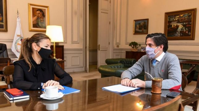 guerrilla comunicacional pro y fallido sitio a trotta en la cumbre con acuna