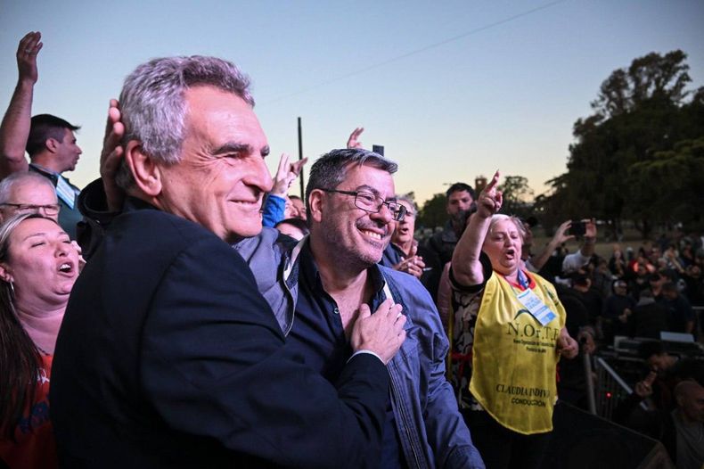 Agustín Rossi y Germán Martínez en un acto, los dos referentes del espacio