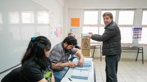 Todos contra Gustavo Melella: la oposición rechazó la convocatoria a elecciones constituyentes Todos contra Gustavo Melella: la oposición rechazó la convocatoria a elecciones constituyentes