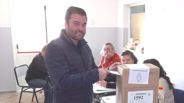 cambiemos: el ari sale en auxilio de un intendente en problemas