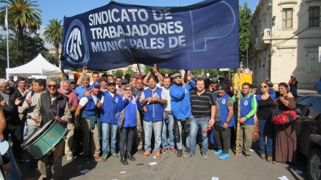 con la adhesion de los gremios municipales, el paro se siente en los distritos