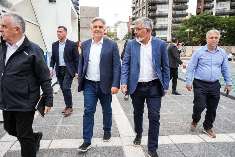 Martín Llaryora y Mariano Almada, secretario de Culto del gobierno de Córdoba
