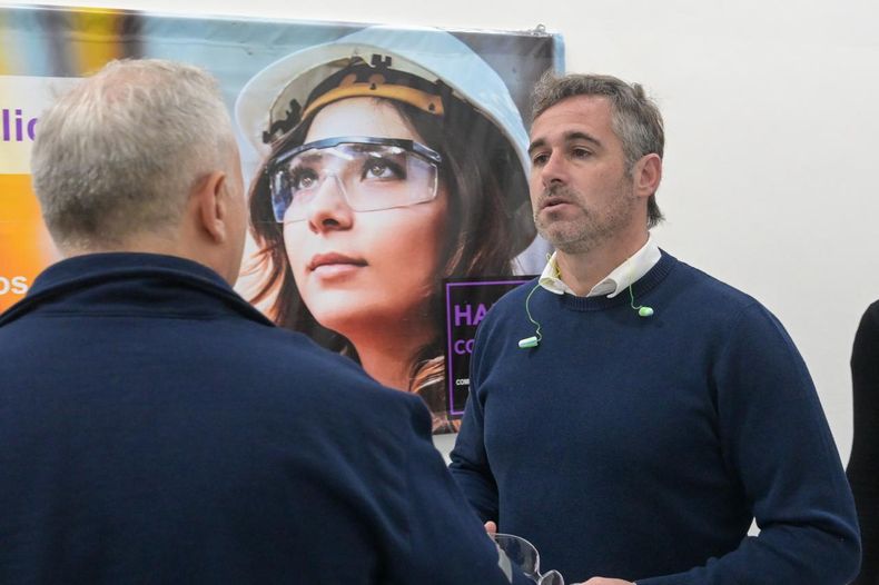 El Intendente de Pilar, Federico Achával, visitó la planta de Kimberly Clark. El Intendente de Pilar, Federico Achával, visitó la planta de Kimberly Clark.
