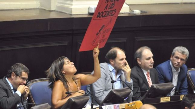 los voluntarios docentes, la primera discusion en la legislatura 2017