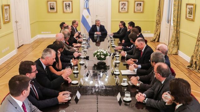 el gobierno confirmo que el precio de los combustibles seguira congelado