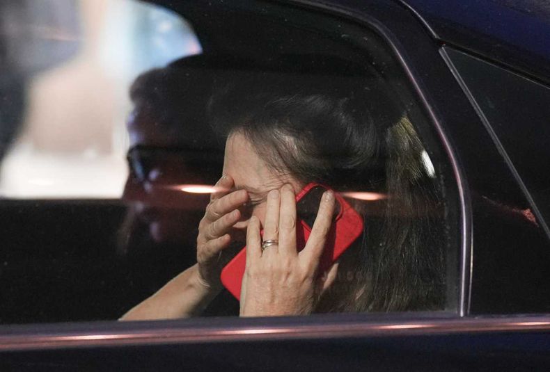 Diana Mondino, canciller argentina, ve su autoridad perforada por intervenciones y limitaciones que deciden Javier y Karina Milei.