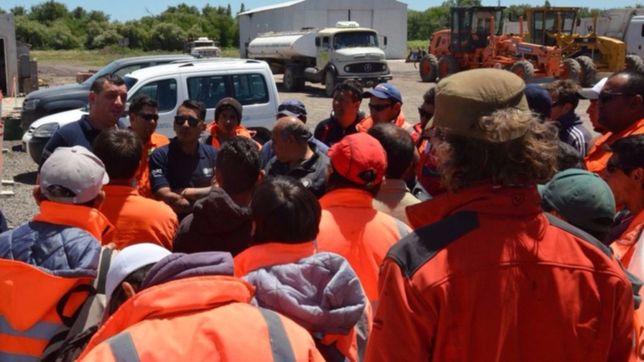 la uocra paralizo obras en la sexta y acusa a vidal de ?oir una sola campana?