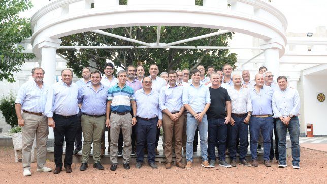 a paso firme: intendentes radicales desafian al pro a internas