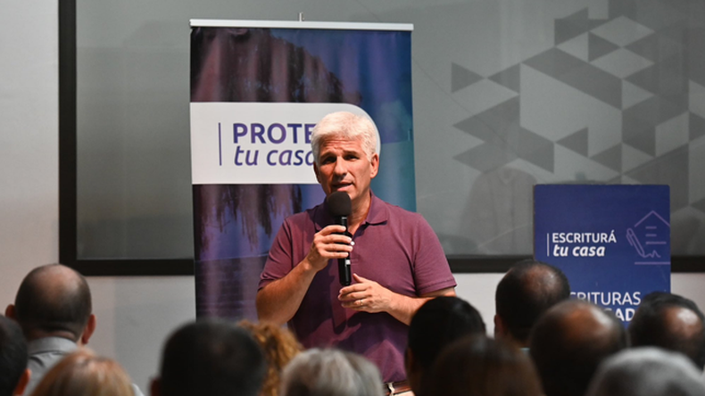 San Luis: denuncian a Claudio Poggi por simular una crisis para sumarse al ajuste de Javier Milei.