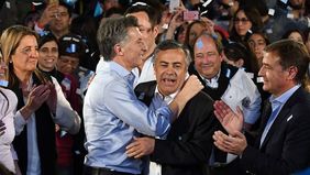 Macri se subió rápido al triunfo radical y destacó al crítico Cornejo