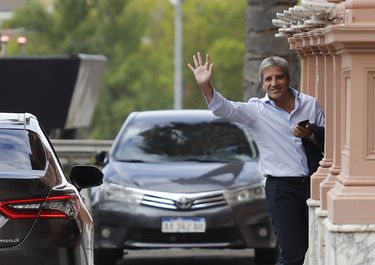 Toto Caputo activó un nuevo bono en dólares, para cancelar deuda con el ahorro doméstico.