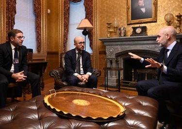Surfin USA: parecidos y diferencias de la campaña offshore de Bullrich y Larreta
