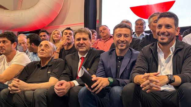Miguel Nicolás, Matías Gvozdenovich, Rodrigo de Loredo y Marcos Ferrer en la asunción de autoridades de la UCR de Córdoba