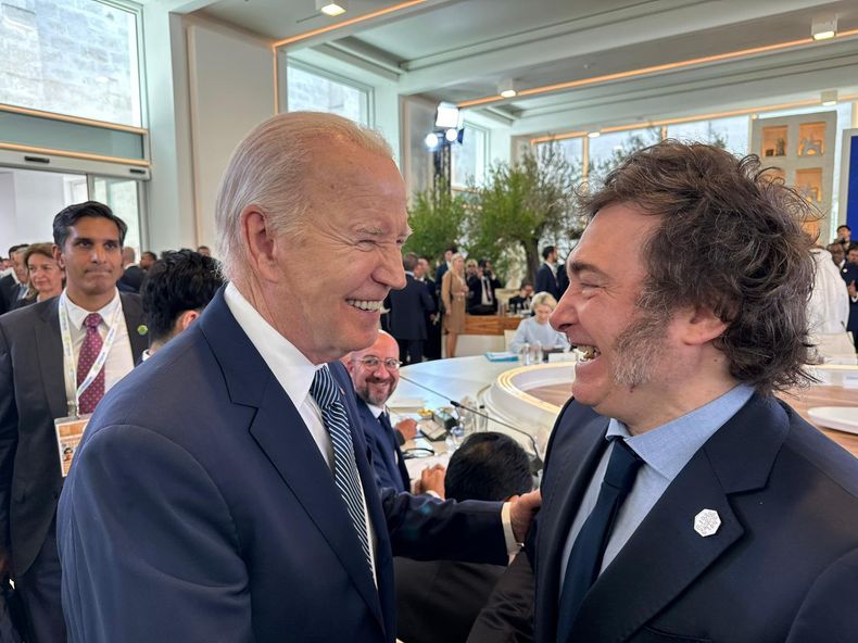 Javier Milei en la cumbre del G7: una por una, las fotos de los saludos del Presidente