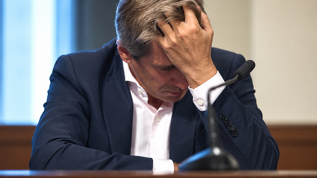 Los dólares que le faltan a Toto Caputo por los que duda el mercado