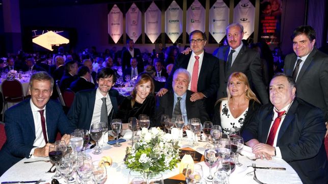 presencia albertista y agradecimiento al macrismo en retirada en la amia