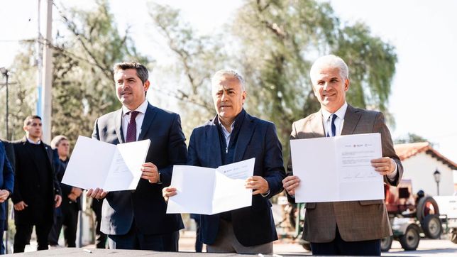 Los gobernadores Marcelo Orrego, Alfredo Cornejo y Claudio Poggi.