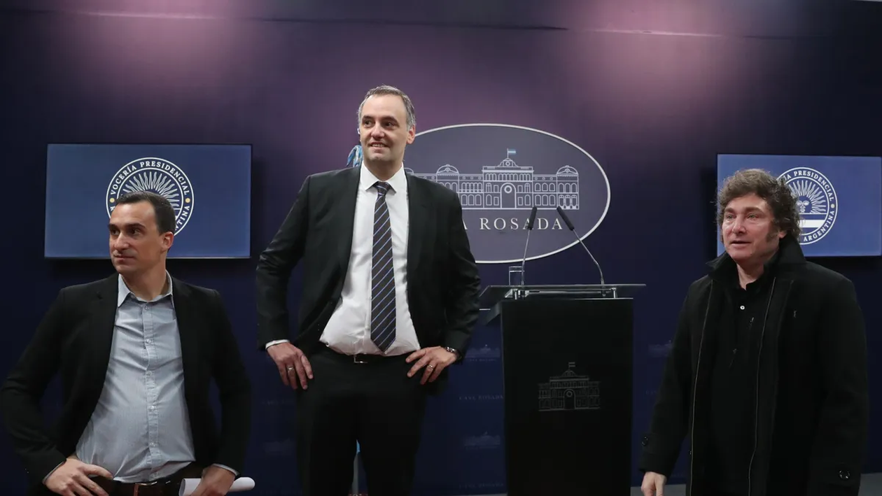Javier Milei, Adorni y Lanari.