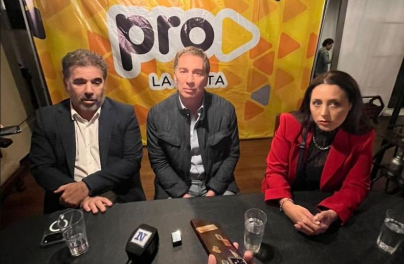 Cristian Ritondo, Diego Santilli y Julieta Quintero Chasman.