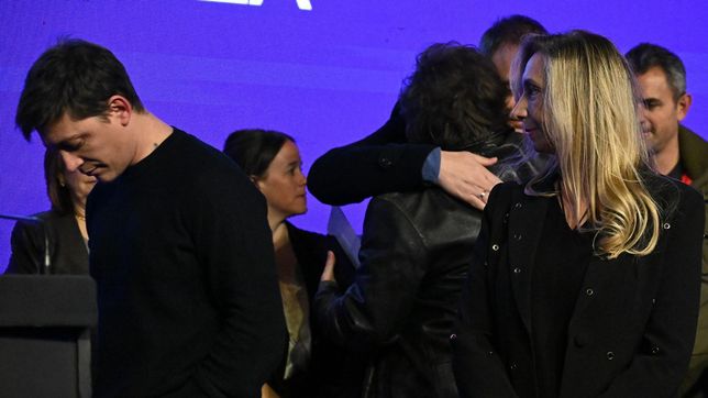 Santiago Caputo saborea el derrumbre de Karina Milei. Javier Milei esconde la interna en un septógono de hierro.