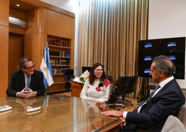 El Plan (K) de Batakis para calentar el consumo y cumplir con el FMI sin devaluar