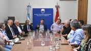 Armando Traferri y Rubén Pirola en el centro, referentes del bloque peronista del Senado santafesino. A su derecha, Osvaldo Sosa y Alcides Calvo.