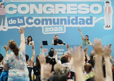 Otermín encabezó el Congreso de la Comunidad de Lomas, del que participaron más de cinco mil vecinos