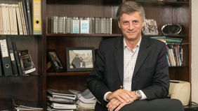“Nos va a llevar muchos años volver a pensar en pesos”