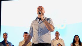 Tincho Ascúa cerró su campaña en Corrientes: El peronismo está en segunda vuelta y preparado para la victoria Tincho Ascúa cerró su campaña en Corrientes: El peronismo está en segunda vuelta y preparado para la victoria