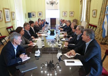 Con un Macri tranquilo, Lacunza explicó al gabinete detalles del cepo