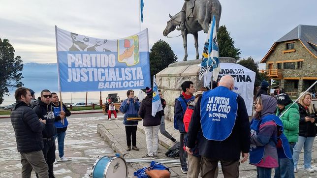 El peronismo de Río Negro convulsionado por la inminente detención de Cristina Fernández de Kirchner.