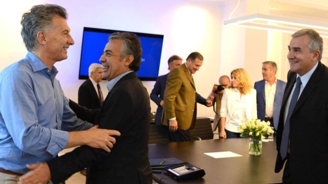 el gobierno paga la bronca radical con sillas en la mesa electoral