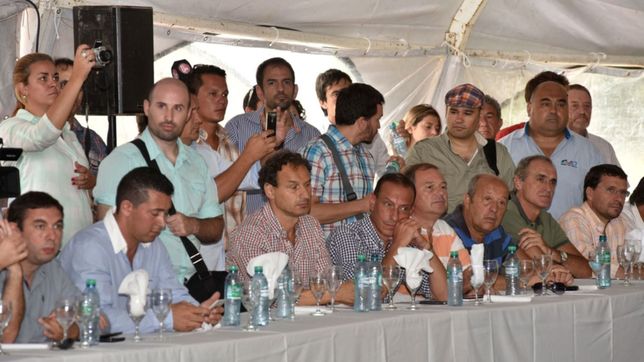 los que, sin nada, fueron a buscar la foto a santa teresita