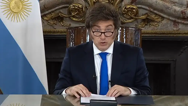 Javier Milei sostiene una imagenpositiva de 41.7%, mientras que el nivel de aprobación de su Gobierno es de 47,7%. 