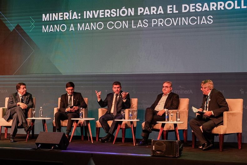 Mineras advierten que Javier Milei entregó el control del sistema eléctrico de San Juan a la gigante Vicuña Mineras advierten que Javier Milei entregó el control del sistema eléctrico de San Juan a la gigante Vicuña