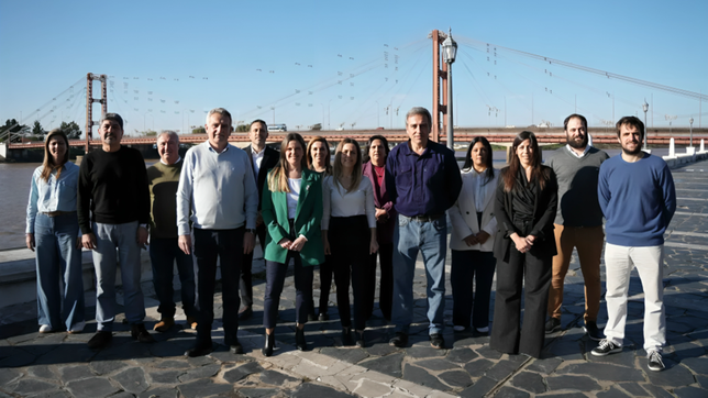 La lista de Fuerza Patria en Santa Fe, con Caren Tepp y Agustín Rossi al frente.
