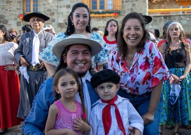 Del mar a la cordillera, Carreras prepara un verano de anuncios y recorridas