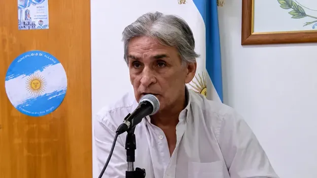 Fabián Figueroa asumió como intendentes tras la caída de Marcelo Román, el único libertario que estaba al frente de un municipio en Río Negro.&nbsp;