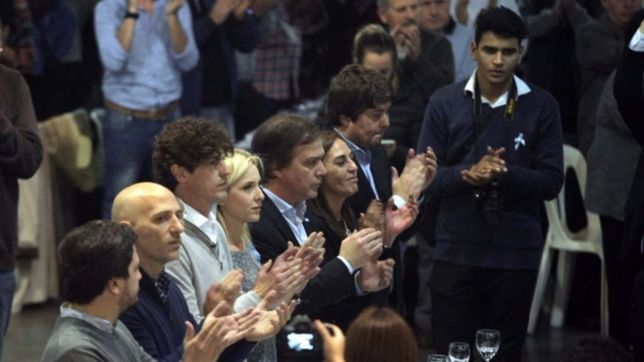 quienes acompanaron a lousteau: presencias y faltazos del ?locro patriotico?