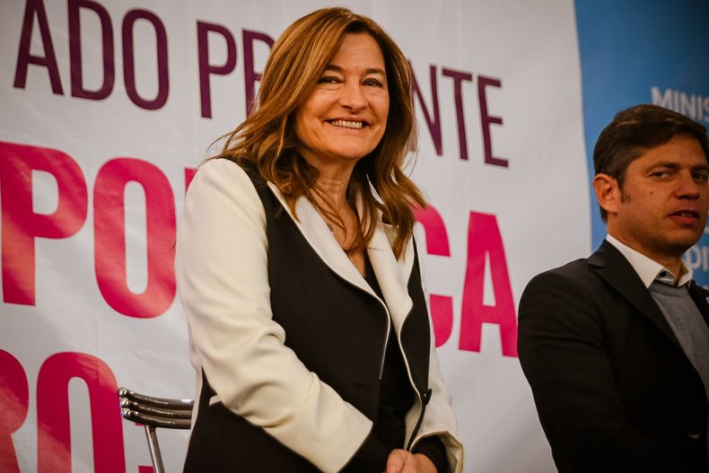 Estela Díaz con el gobernador Axel Kicillof.