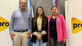 Nancy Ballejos, presidenta del PRO en Entre Ríos por los próximos dos años, juntos sus vicepresidentes: Esteban Vitor y Verónica Berisso.