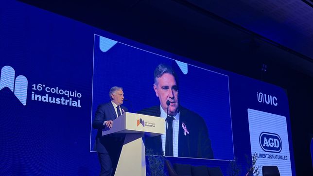 El gobernador Martín Llaryora disertó en el Coloquio de la Unión Industrial de Córdoba.