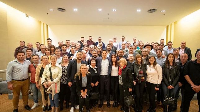 La delegación de presidente comunales santafesinos con el ministro del Interior.