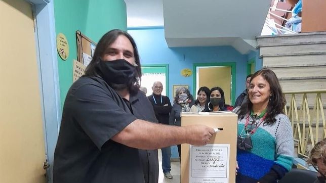 baradel arraso en suteba: recupera seccionales y erosiona el caudal opositor