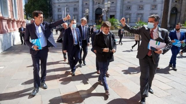 los gobernadores van por mas: presionan por reunion y foto fernandez-cfk